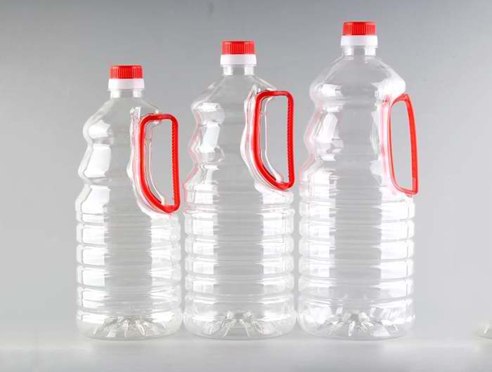 你喝水的杯子有毒吗？塑料瓶底部可怕的隐秘